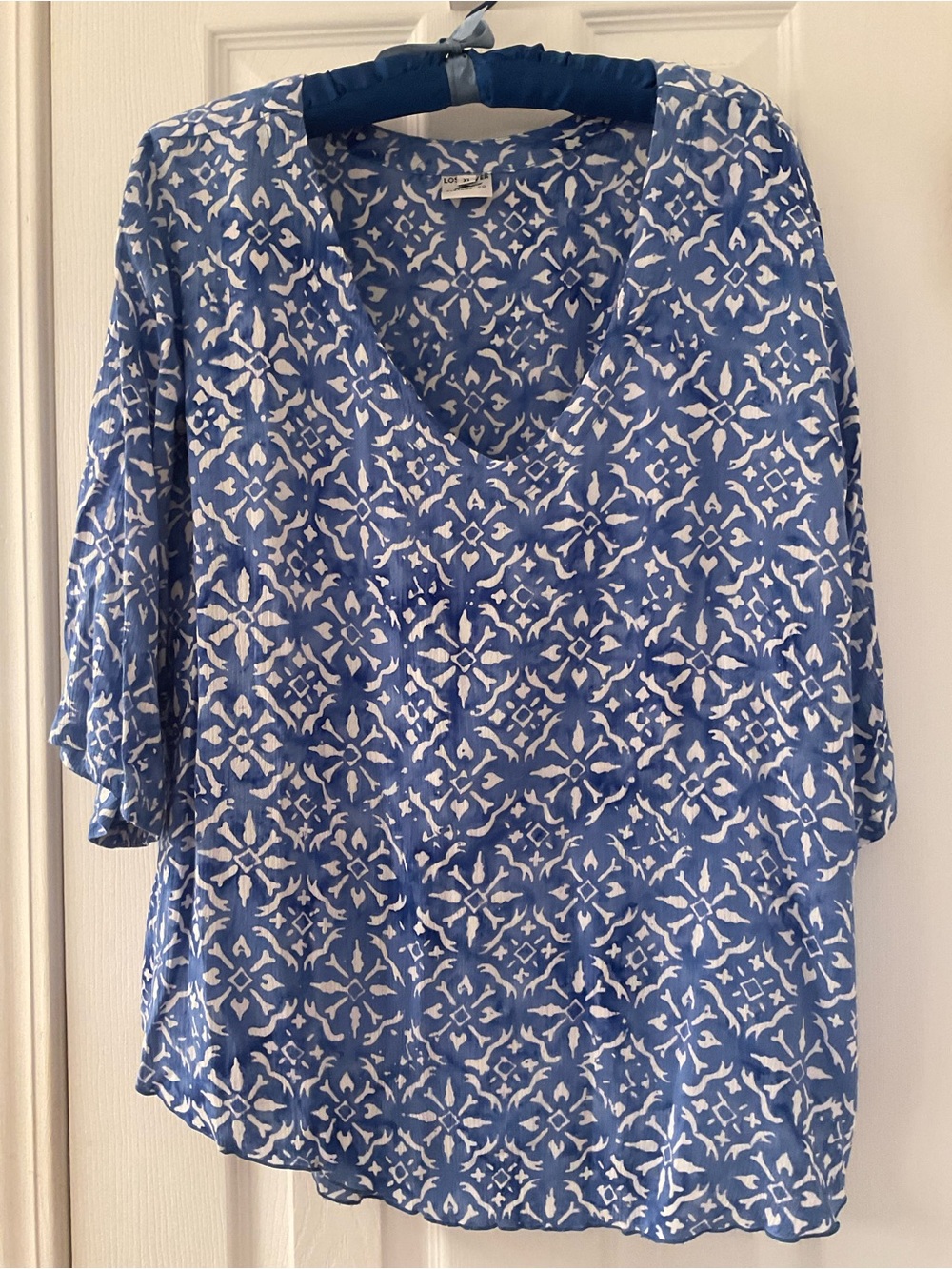 Lost River blouse Women Blue white Grecian tile Printed V-Neck Tunic Top 23”x28”